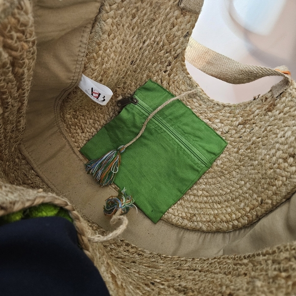 America & Beyond Bag 100% Jute Pom-Poms Tassels Beads Straw Tote - Picture 7 of 7